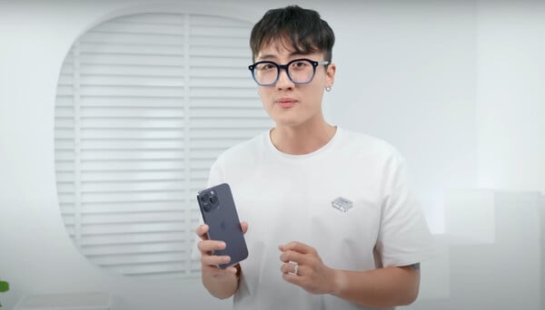 Reviewer đến từ kênh YouTuBe Vật Vờ Studio đánh giá chi tiết iPhone 14 Pro Max sau thời gian một tháng sử dụng